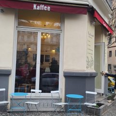 Flying Roasters Café in Kreuzberg with outdoor seating